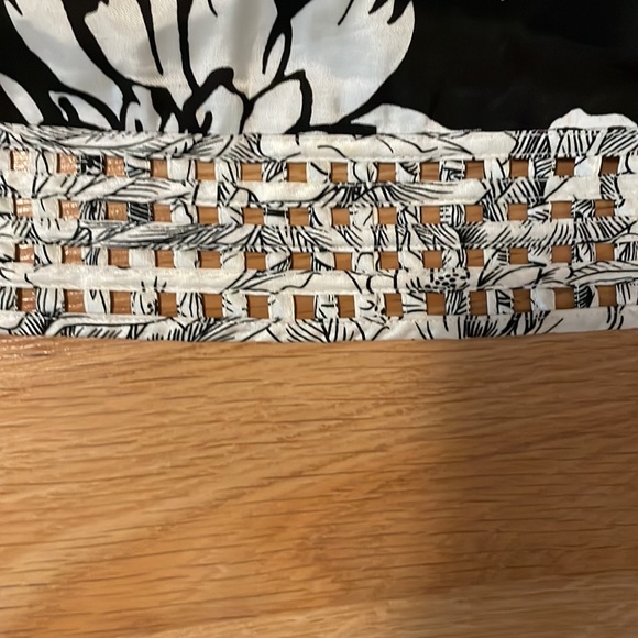 Chico’s Skirt Black Skirt with White Floral pattern Lattice Trim Size 1 - Picture 2 of 12